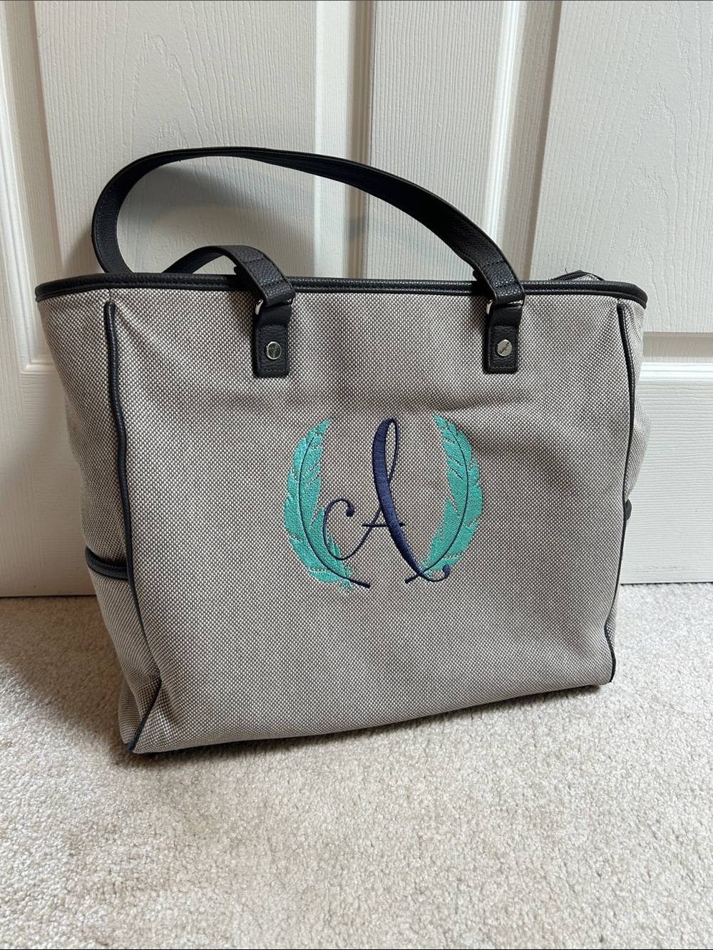 Thirty-one Cindy Tote Bag with Teal Embroidered Accent